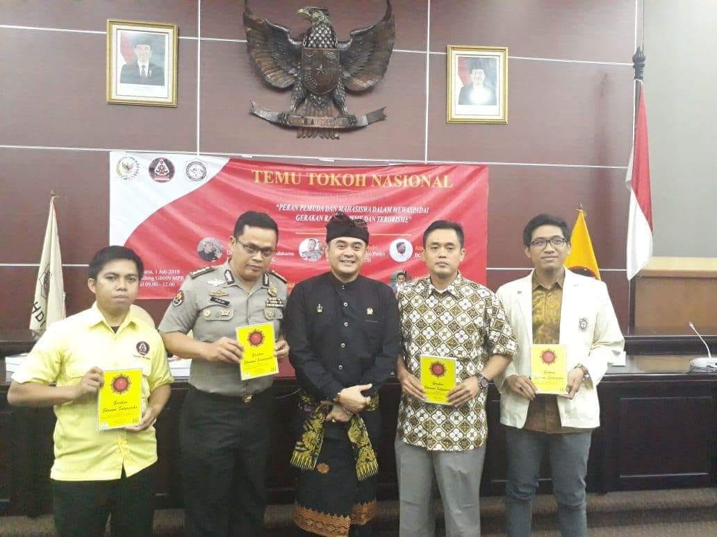 Ketum ICHI bersama para pembicara Temu Tokoh Nasional Peradah dan KMDHI DKI Jakarta