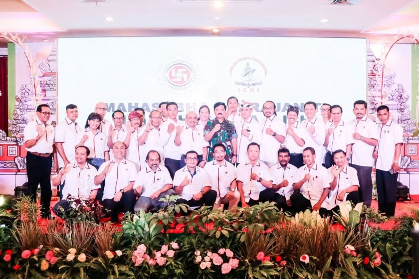Panglima TNI bersama Jajaran Dewan Pimpinan Pusat ICHI 2013-2018