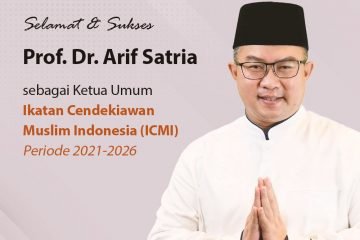 Ketua ICMI Prof. Dr. Aria Satria